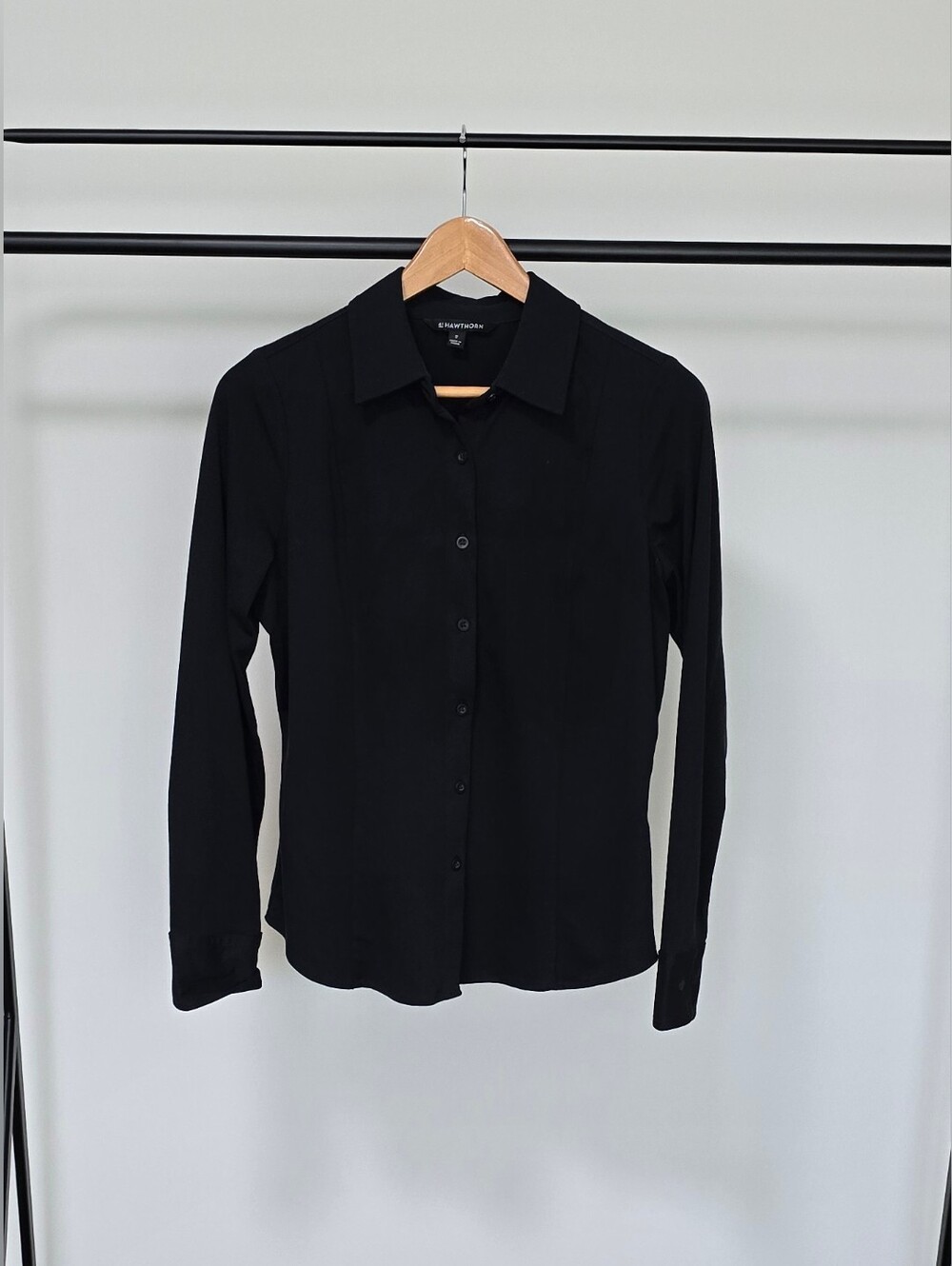 41 Hawthorn Black Button-Up Long Sleeve Blouse
